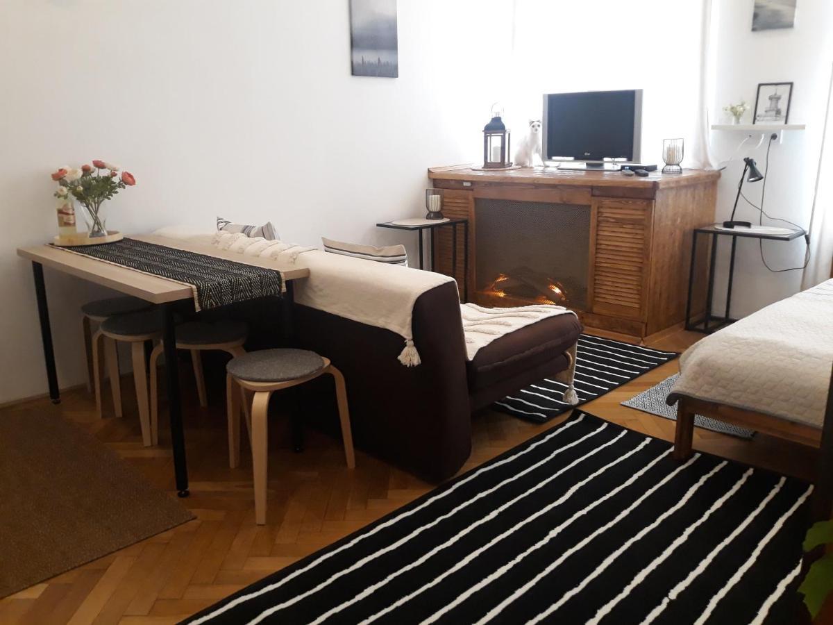 M&M Apartment Budapest House Extérieur photo