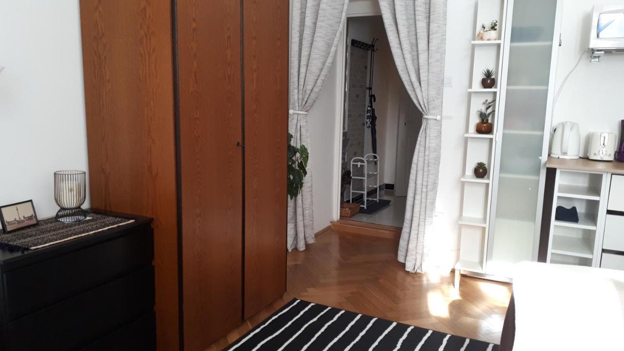 M&M Apartment Budapest House Extérieur photo