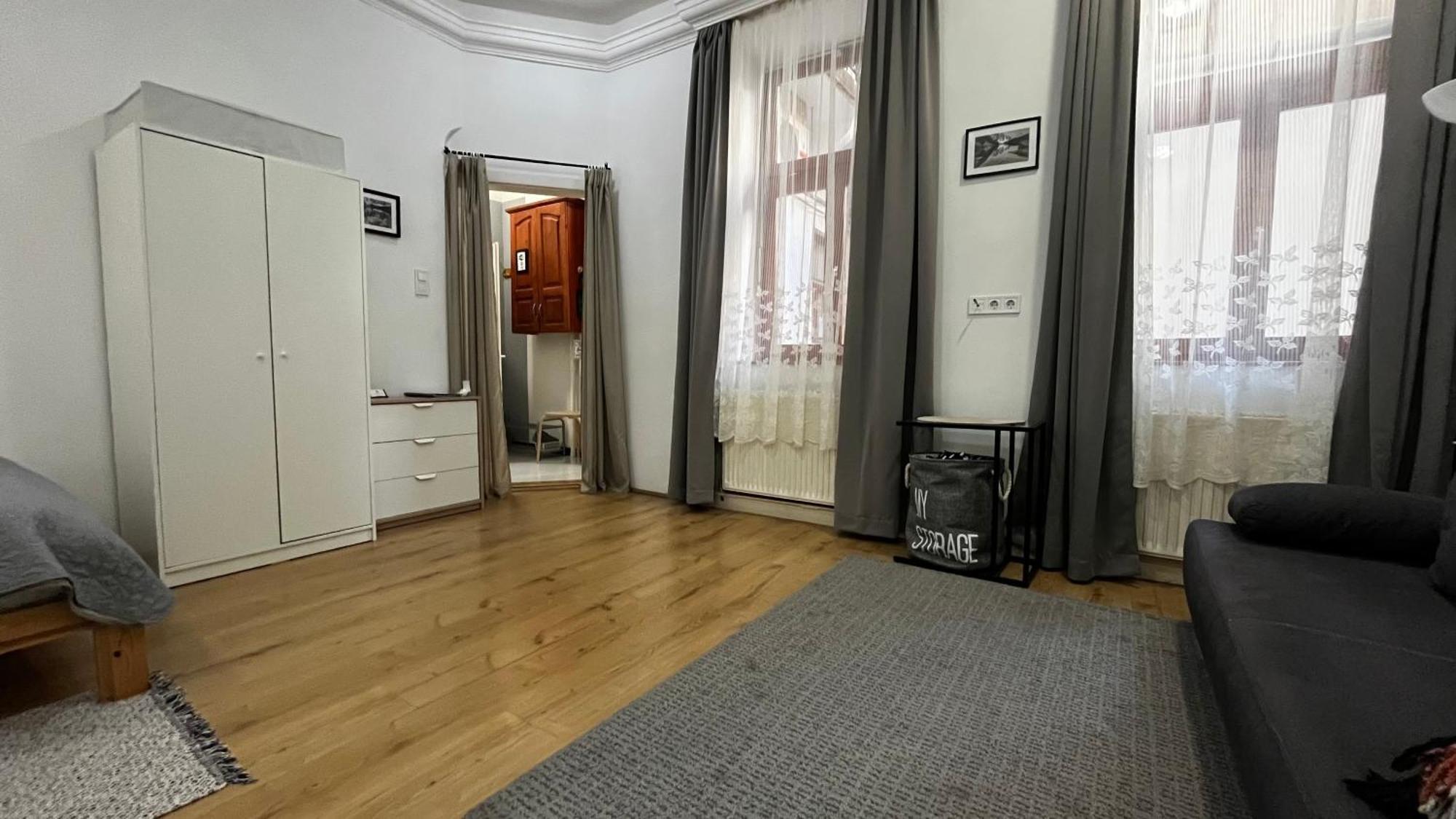 M&M Apartment Budapest House Extérieur photo